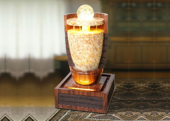 China Drehenball-Marmoreffekt-hölzerner Rattan-Garten-Brunnen fournisseur