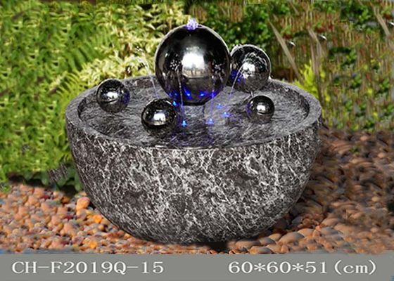 China Blauer weißer Ball Polyresin SS führte Brunnen-Garten-Dekoration fournisseur
