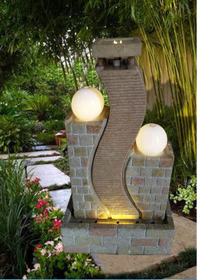 Spalten-Sandstein-Ziegelstein-Garten-Brunnen fournisseur