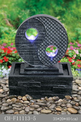 Kleine dekorative Wasser-Brunnen Handarbeit Polyresin fournisseur