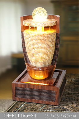 Drehenball-Marmoreffekt-hölzerner Rattan-Garten-Brunnen fournisseur