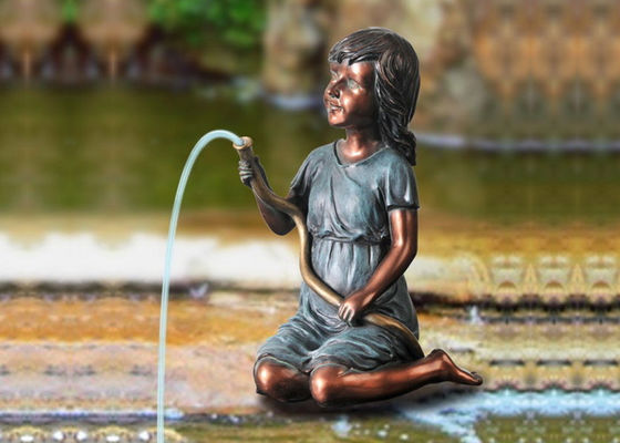 Littele-Mädchen-Wasser-Brunnen Spitters mit Pumpe fournisseur