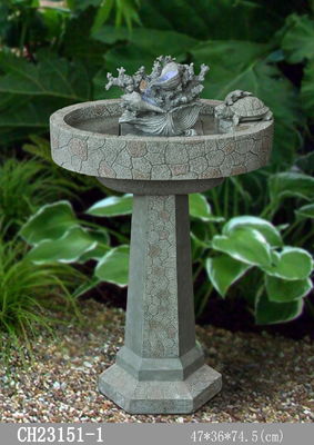 Angetriebene Wasser-Solareigenschaft H 68CM Polyresin mit Lichtern fournisseur